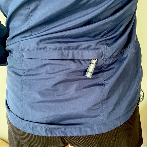 EUC ALO Yoga Wind Jacket - Navy Blue with Reflectors Size Medium - Picture 5 of 7